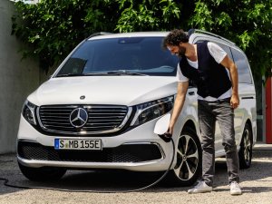 Is de Mercedes EQV de eerste elektrische premium-suv ter wereld?