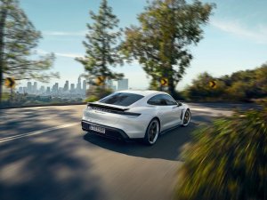 Elektrische Porsche Taycan is de Porsche 911 van de toekomst