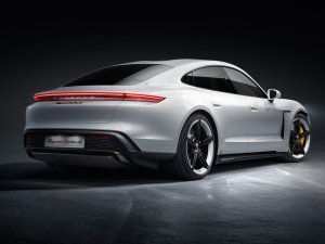 Is de Porsche Taycan de voorloper voor een elektrische Porsche 911 in 2025?