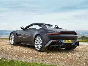 Aston Martin Vantage Roadster wacht met smart op de lente