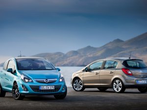 Uitzwaaier: De Opel Corsa D/E zegt 'auf wiedersehen' en 'au revoir'