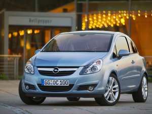 Uitzwaaier: De Opel Corsa D/E zegt 'auf wiedersehen' en 'au revoir'
