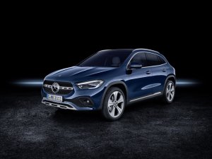 Nieuwe Mercedes GLA stelt zich officieel voor