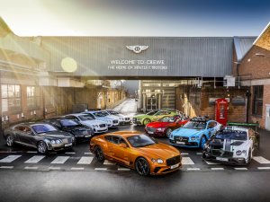 Bentley bouwt in 100 jaar net zoveel auto's als Toyota in 1 week