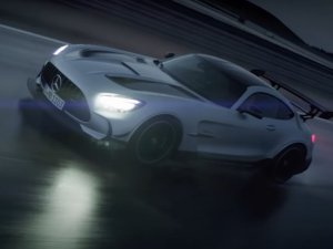 Die Mercedes-AMG GT Black Series kan er ook nog wel bij ...