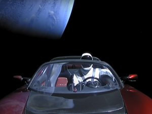 Tesla Roadster van Elon Musk komt aan bij planeet Mars