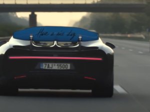 Duitsland is woedend! Op een Bugatti-eigenaar die 414 km/h reed op de autobahn