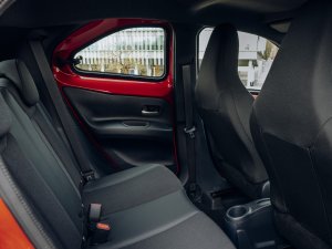 Eerste review Toyota Aygo X: kleine macho met zorgzaam karakter