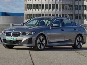De nieuwe BMW i3 is geen gek stekkerkarretje meer, maar een elektrische 3-serie