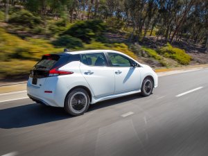 Rij voor een prikkie in deze Japanse elektrische gezinsauto