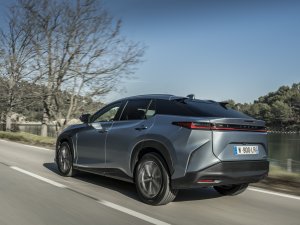 Toyota verkoopt weer de meeste auto's wereldwijd (maar het aantal EV's is bedroevend laag)