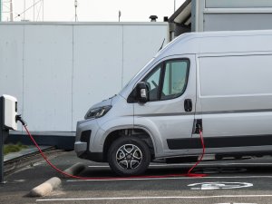 Review Toyota Proace Max (2025): nu hoeft Toyota nooit meer ‘nee’ te verkopen