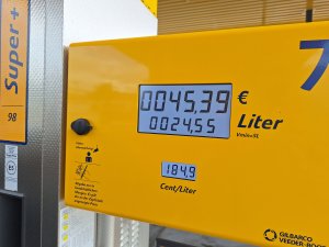 In dit ‘peperdure’ Europese land is benzine veel goedkoper dan in Duitsland