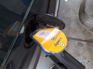 In dit ‘peperdure’ Europese land is benzine veel goedkoper dan in Duitsland