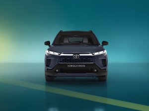 Vernieuwde Toyota Corolla Cross zet grote muil op en doet Volkswagen na