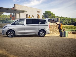 Volkswagen prijst stekkerversies van busbusjes Kombi en Caravelle: wanneer een taxi te klein is