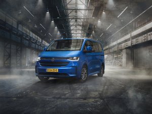 Volkswagen prijst stekkerversies van busbusjes Kombi en Caravelle: wanneer een taxi te klein is