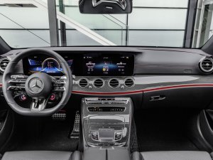 Nieuwe Mercedes E-klasse doet het omgekeerd