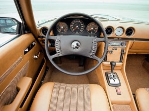 Mercedes SL viert vijftigste verjaardag met een accupakket