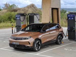 Review Opel Grandland Electric (2024): Opels hoop in bange dagen