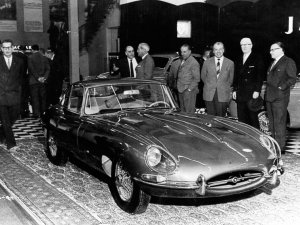 Jaguar E-type (1961)