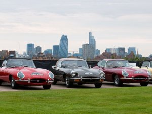 Jaguar E-type (1961)