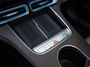 In deze Mercedes red je levens vanuit je luie stoel