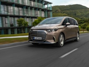 Mercedes VLE: 3 voordelen, 3 nadelen van een extreem luze maar loodzware bus