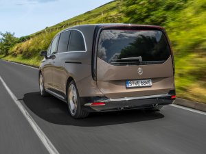 Mercedes VLE: 3 voordelen, 3 nadelen van een extreem luze maar loodzware bus