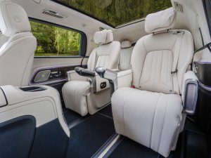 Mercedes VLE: 3 voordelen, 3 nadelen van een extreem luze maar loodzware bus