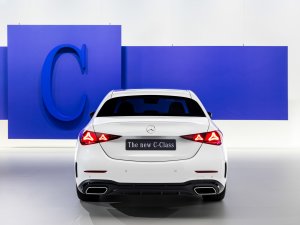 Mercedes doet iets geks: twee keer een 'nieuwe' C-Klasse in één jaar