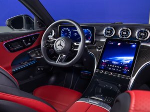 Mercedes doet iets geks: twee keer een 'nieuwe' C-Klasse in één jaar