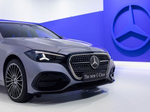Mercedes doet iets geks: twee keer een 'nieuwe' C-Klasse in één jaar
