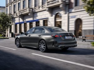Mercedes doet iets geks: twee keer een 'nieuwe' C-Klasse in één jaar
