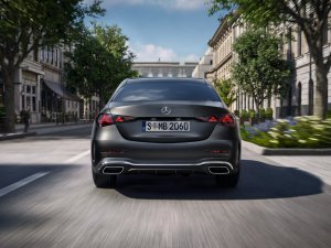 Mercedes doet iets geks: twee keer een 'nieuwe' C-Klasse in één jaar
