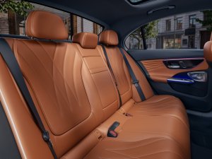 Mercedes doet iets geks: twee keer een 'nieuwe' C-Klasse in één jaar