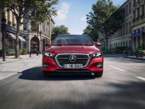 Mercedes doet iets geks: twee keer een 'nieuwe' C-Klasse in één jaar