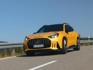 AMG geeft toe dat het de honger naar V8's onderschatte, maar komt met knotsgekke EV