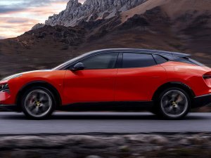 Laatste grote sportwagenmerk capituleert voor de SUV