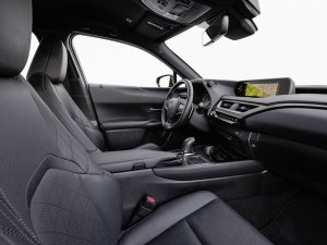 Waarom de elektrische Lexus UX300e opeens 10.000 euro goedkoper is