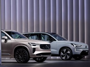 Volvo EX90 vs. Volvo XC90: belangrijkste verschillen op een rij