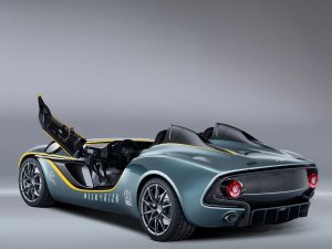 De Aston Martin V12 Speedster is niet voor pruikendragers