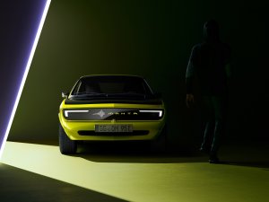 Elektrische Opel Manta GSe praat je de oren van het hoofd