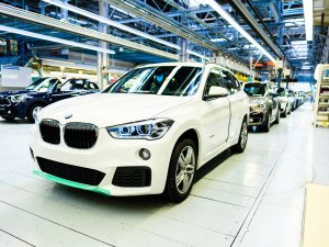 'BMW stopt deels met autoproductie bij Nedcar'