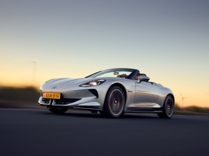 Review MG Cyberster GT (2024): supercar-spektakel voor de prijs van een dikke Golf