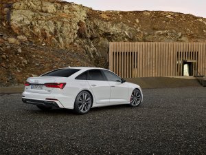 Audi A6 55 TFSI e quattro rijdt 53 km elektrisch