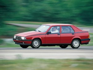 1985: het jaar van de laatste echte Alfa, de boter-Fiat en een supersedan van BMW