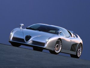 Oh nee, Alfa Romeo komt met een supercar. Niet doen, jongens!