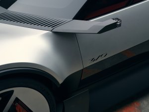 Voordat Ferrari een volgende elektrische auto ontwerpt, moet het even met dit merk bellen