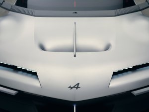 Voordat Ferrari een volgende elektrische auto ontwerpt, moet het even met dit merk bellen